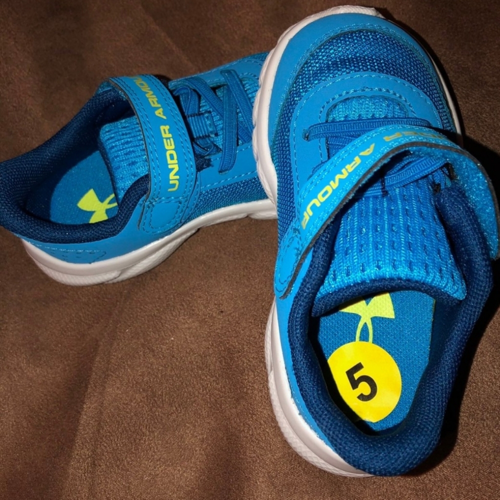 Little boys Under Armour Shoes